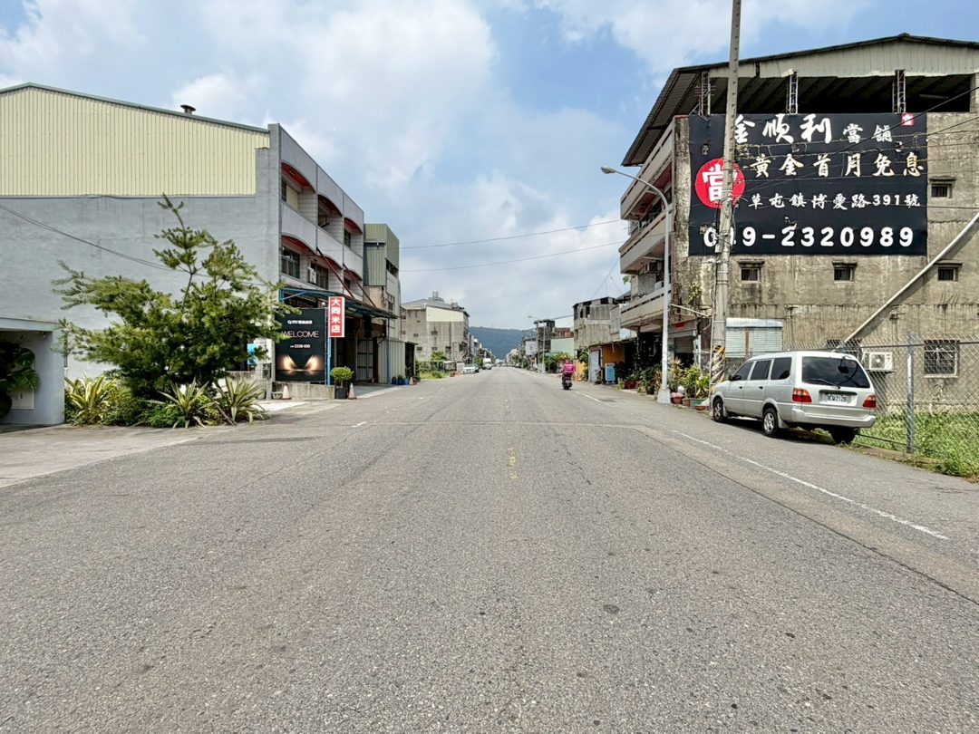 草屯碧峰 十米路方正農建地 草屯碧峰段・碧峰國小旁 照片2