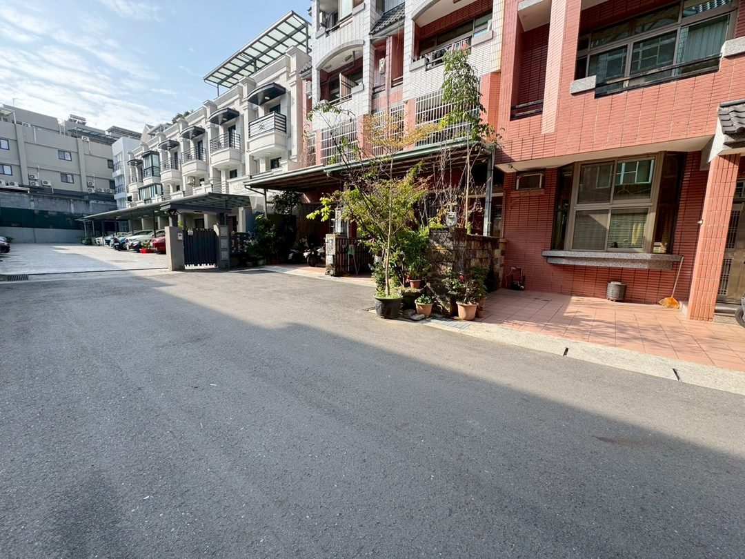 草屯市區學區 套房收租別墅 草屯富林路一段・市區學區 照片3