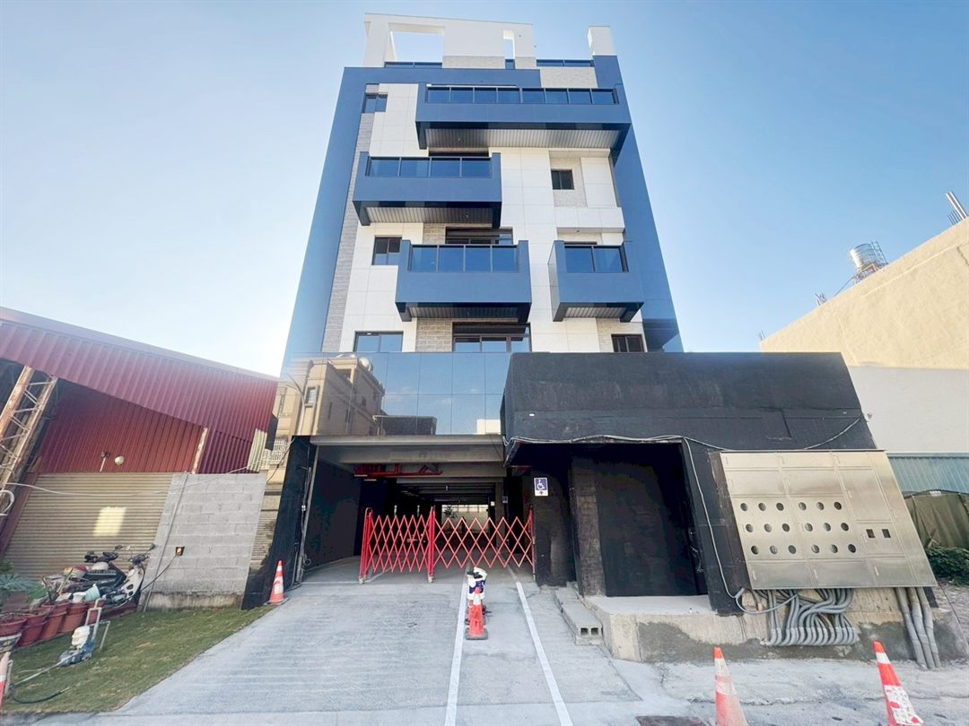 南投市公所旁 大同盛世全新精品二房