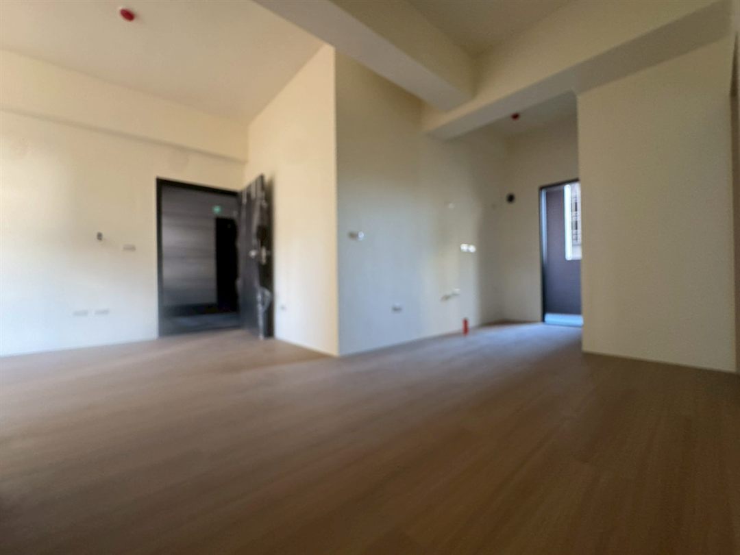 南投市公所旁 大同盛世全新精品二房 南投市大同街・南投市公所旁 照片10