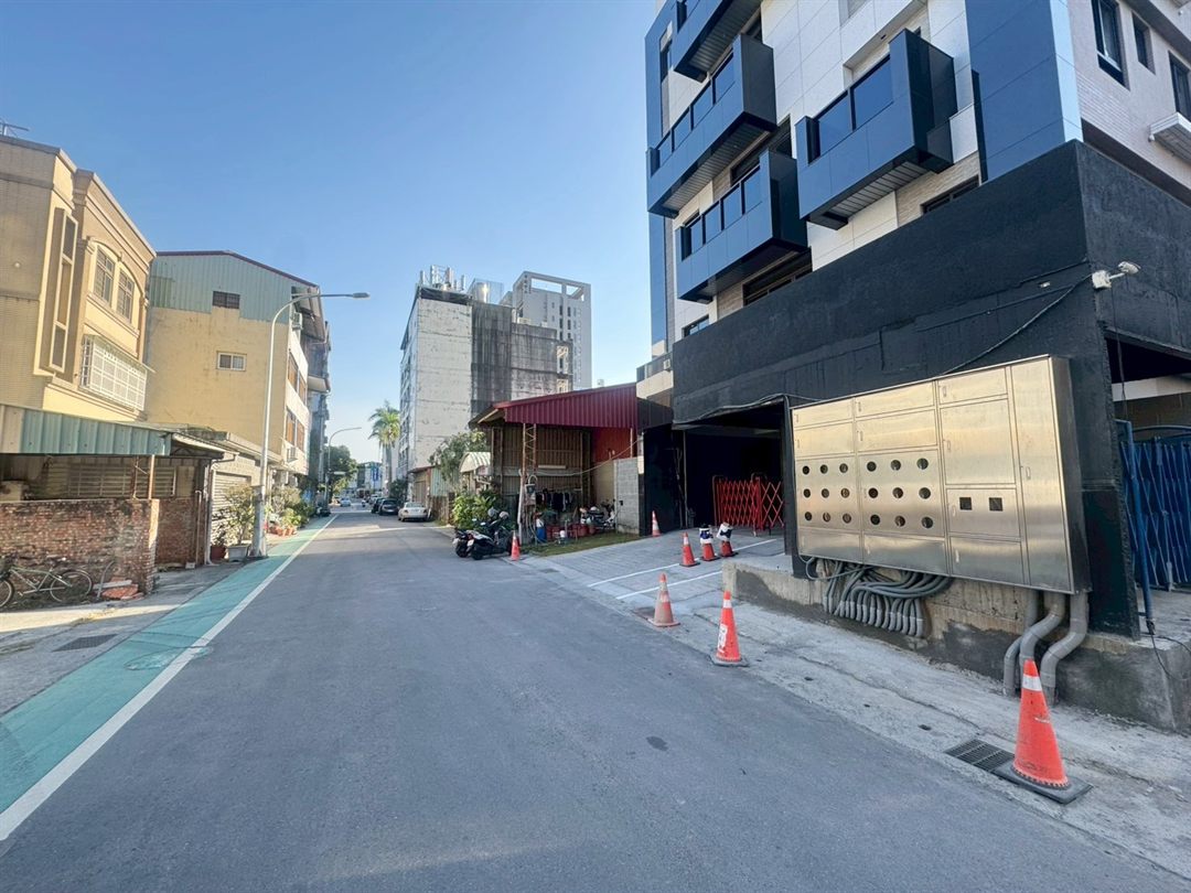 南投市公所旁 大同盛世全新精品二房 南投市大同街・南投市公所旁 照片2
