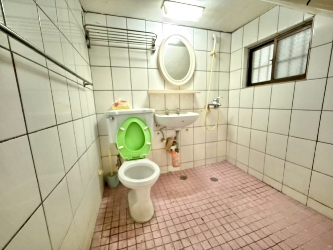 草屯市區 雙學區四房透天 草屯建興二街・市區旁 照片4