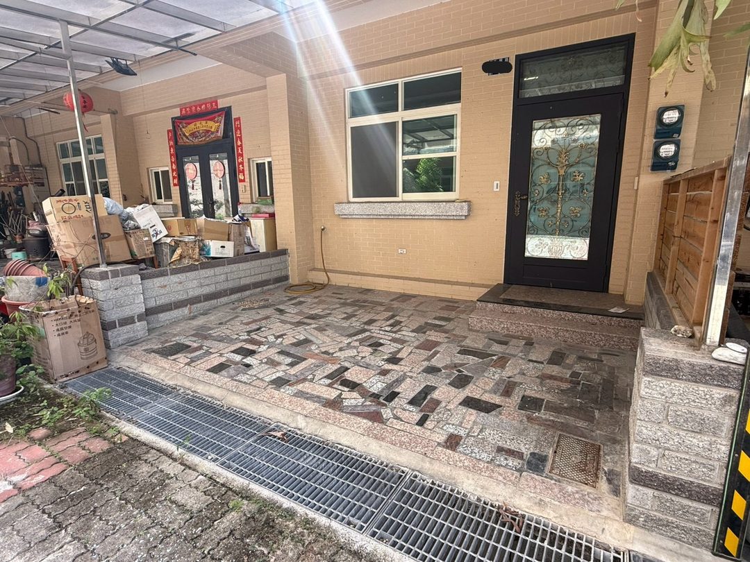 東草屯交流道旁 書香學舍大地坪別墅