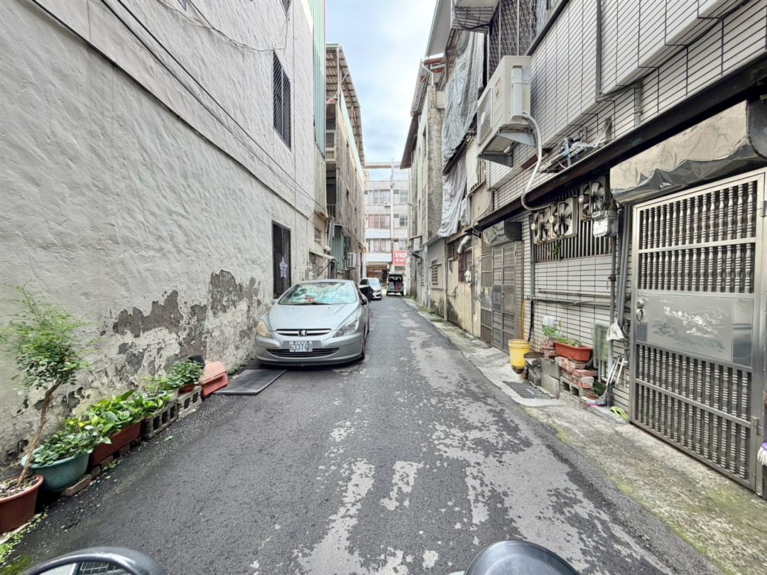 草屯蛋黃區 雙透天合併68坪大空間角間 草屯育英街・炎峰國小、草屯國中學區 照片14