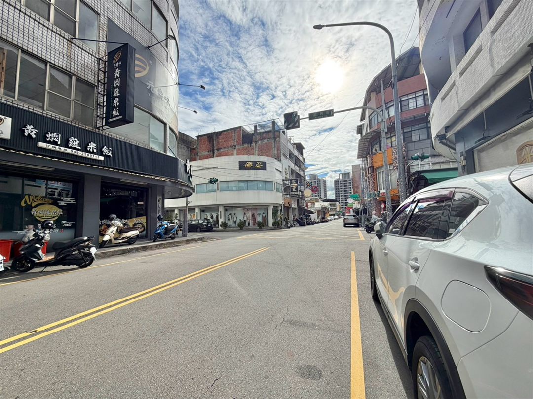 草屯蛋黃區 雙透天合併68坪大空間角間 草屯育英街・炎峰國小、草屯國中學區 照片15
