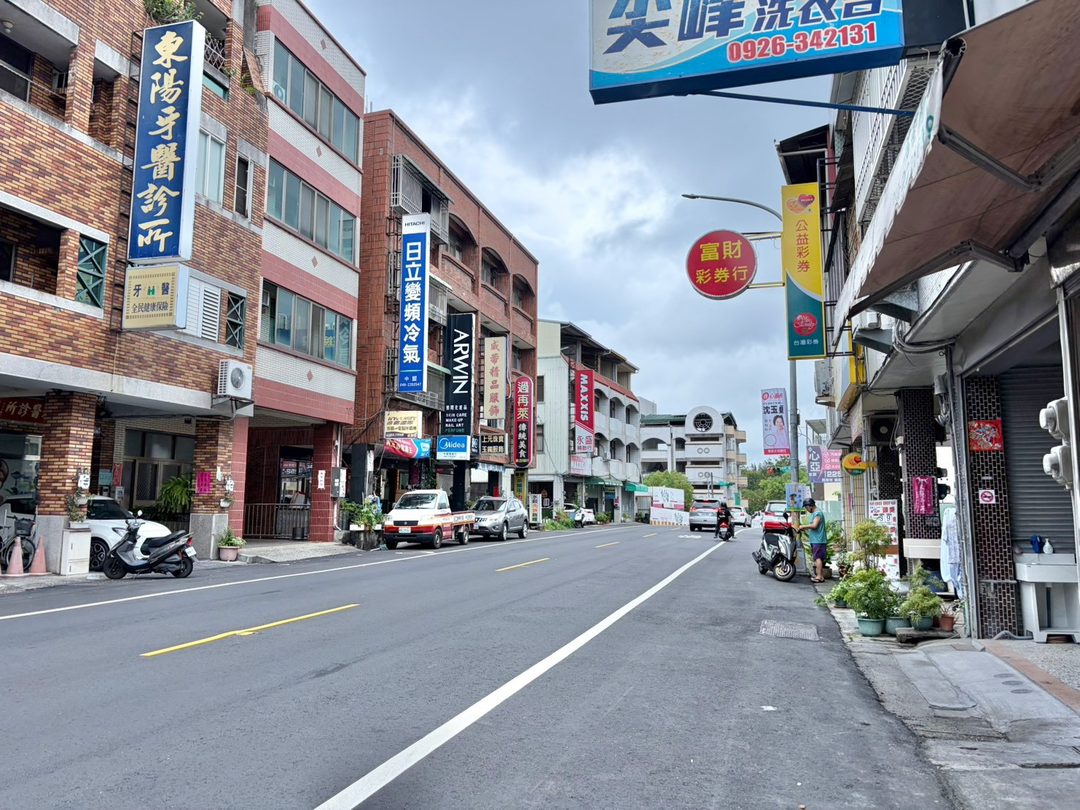草屯虎山國小旁 全新獨棟雙車五大房電梯別墅 草屯鎮虎山路・緊鄰虎山國小 照片1